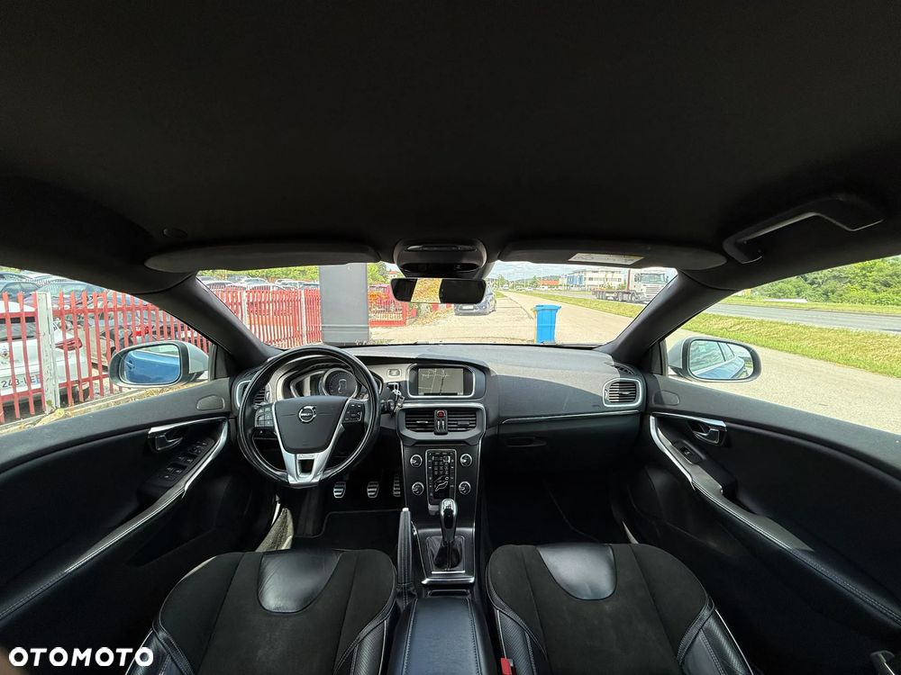 Volvo V40 D2 Drive-E R-Design Momentum - 16