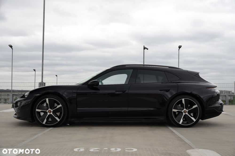 Porsche Taycan Turbo - 8