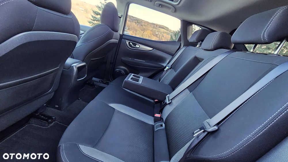 Nissan Qashqai 1.6 DIG-T N-Connecta - 24