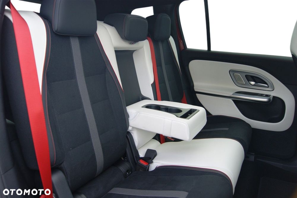 Mercedes-Benz GLB - 12