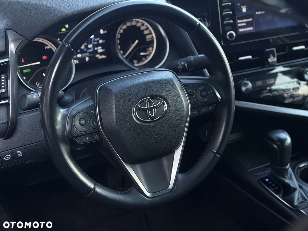 Toyota Camry 2.5 Hybrid Comfort CVT - 24