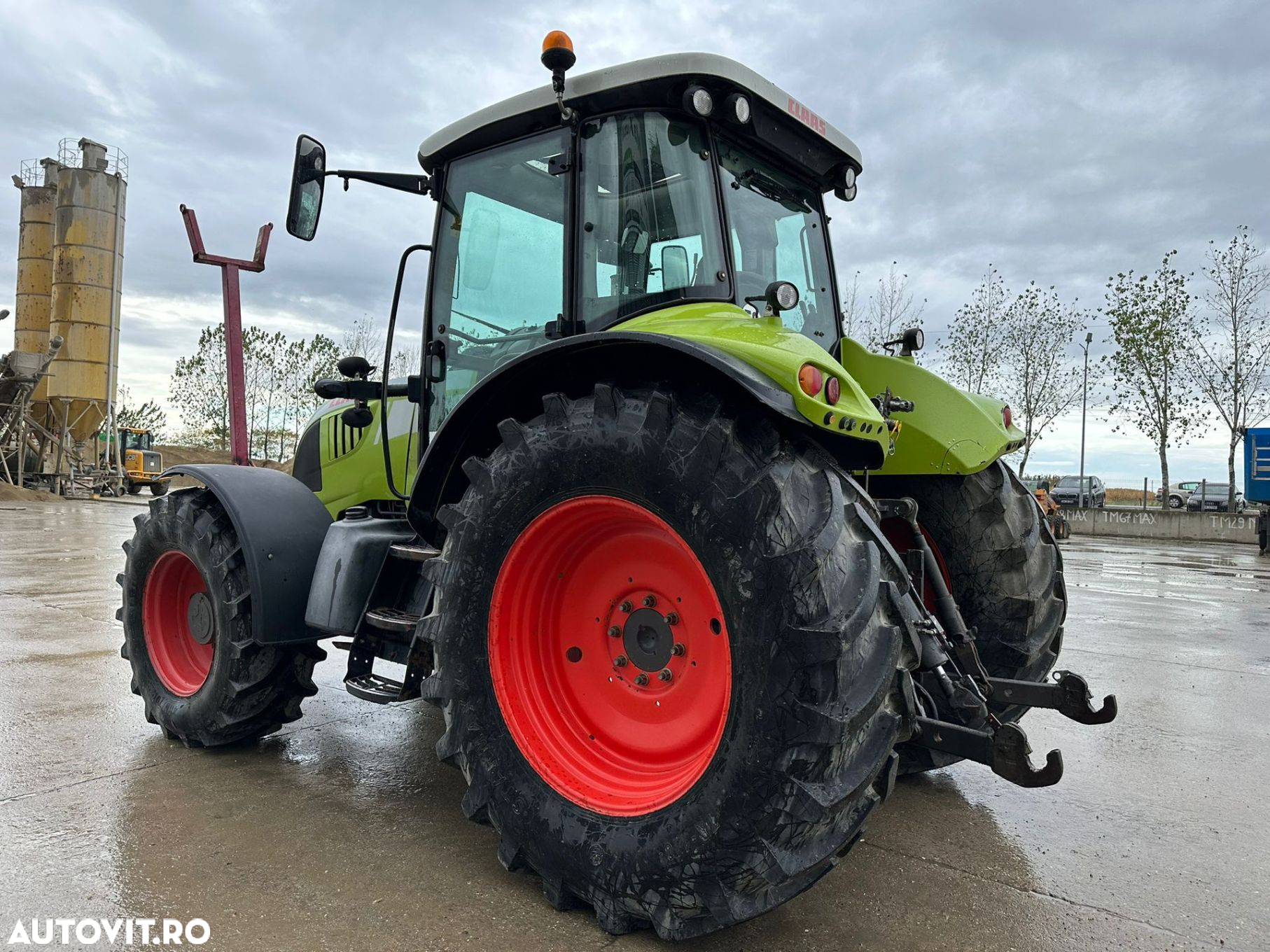 Claas Arion 640 Tractor - 7