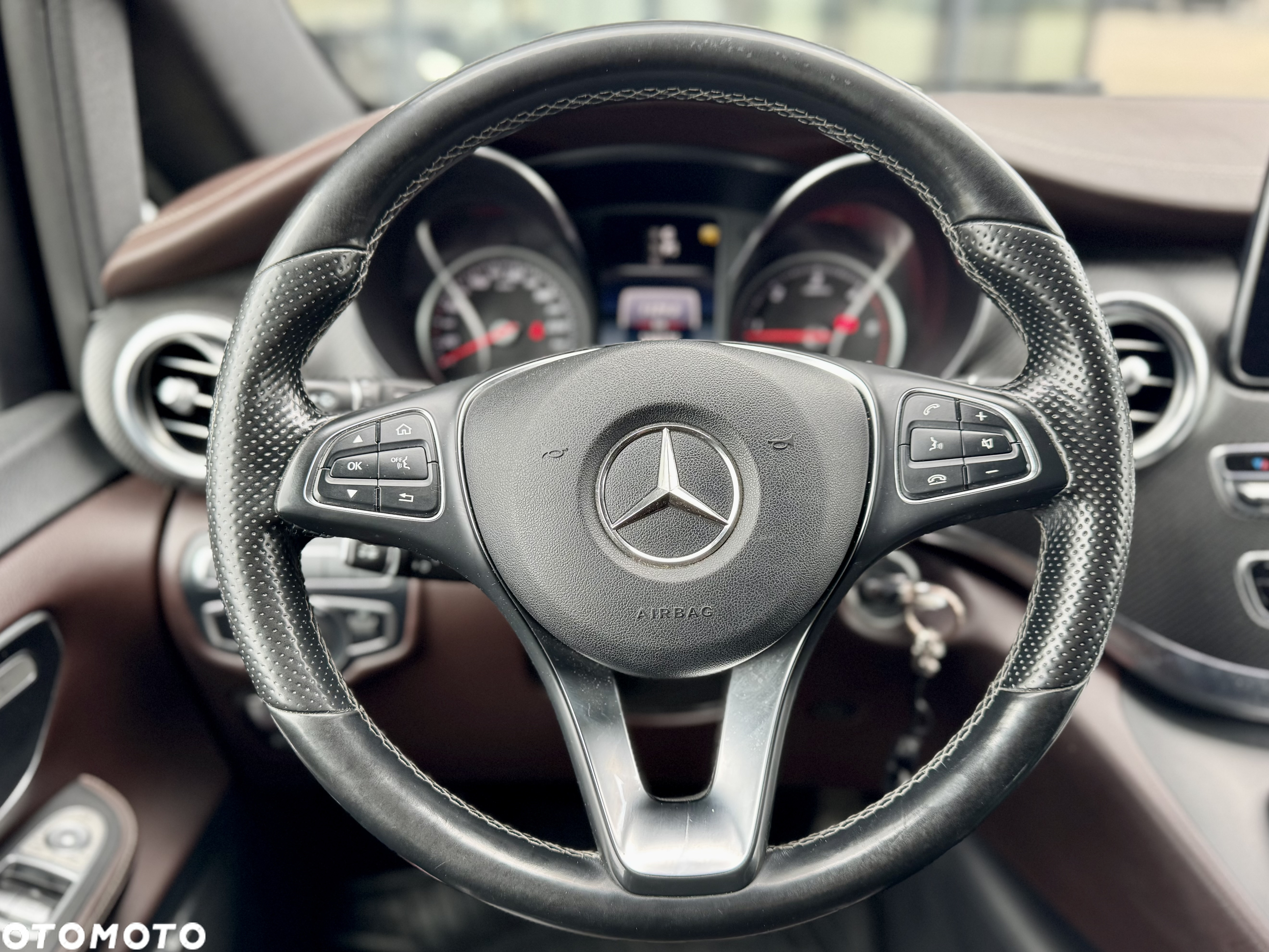 Mercedes-Benz Klasa V 250 d 4-Matic Avantgarde 7G-Tronic (d³ugi) - 19
