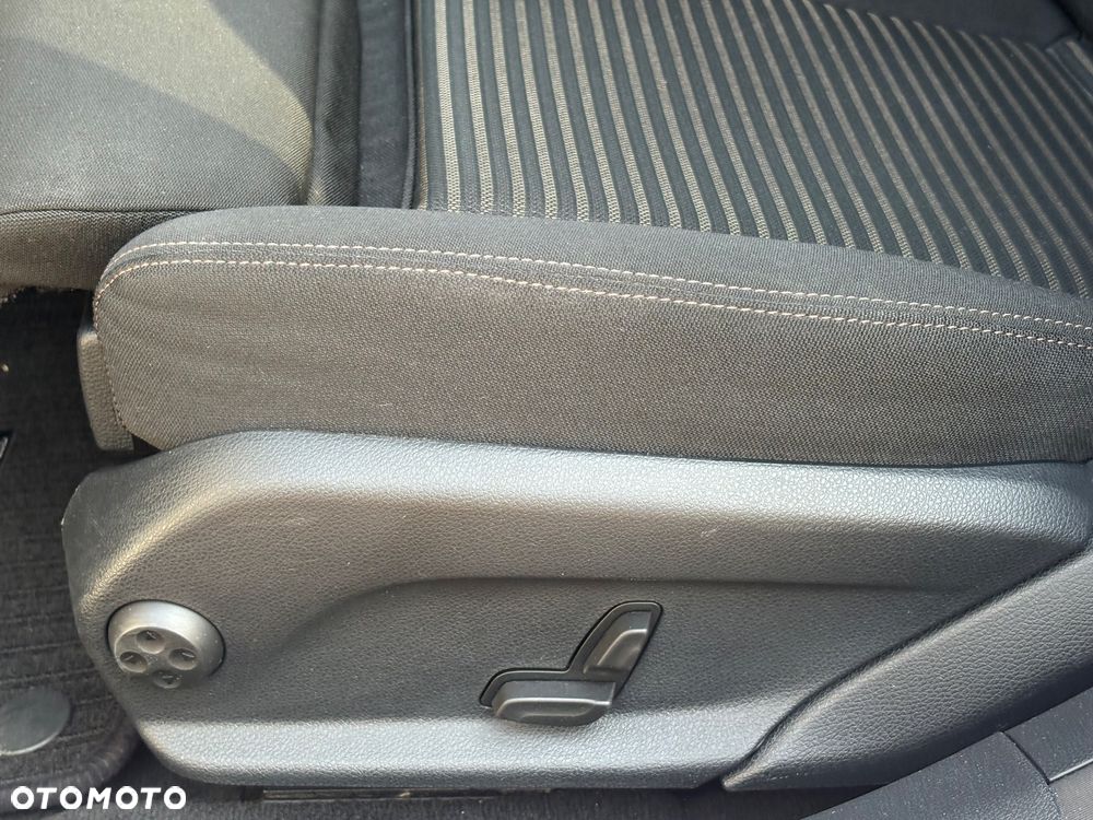 Mercedes-Benz Klasa E 300 de 9G-TRONIC Exclusive - 23