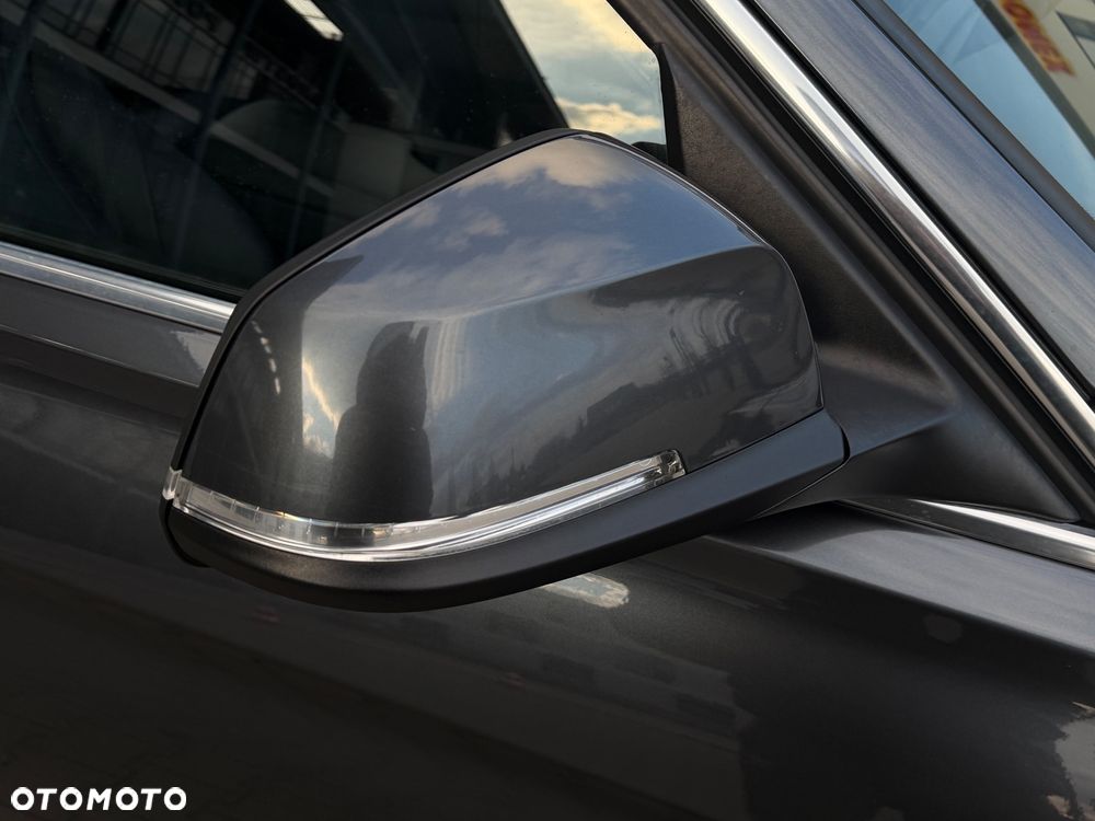 BMW Seria 3 328i Luxury Line - 11