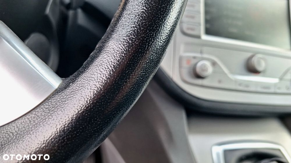 Ford Kuga 2.0 TDCi 2x4 Titanium - 28