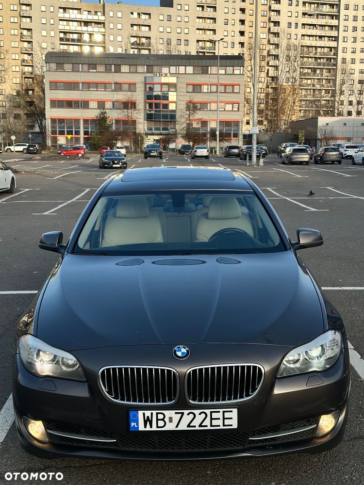 BMW Seria 5 528i xDrive Sport-Aut - 10