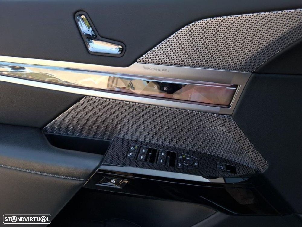 BMW i7 xDrive60 Pack Desportivo M - 21