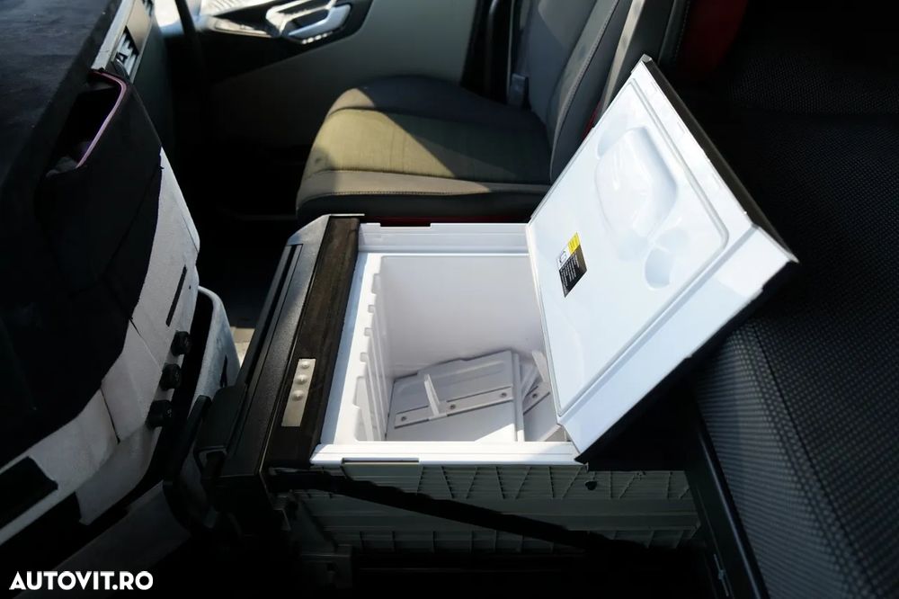 Volvo FH 500 / SOLO / 6X2 / I-PARK COOL / DHOLLANDIA LIFT / PUNTE RIDICATĂ / DIRECȚIE / PODEA REZISTENTĂ - 28