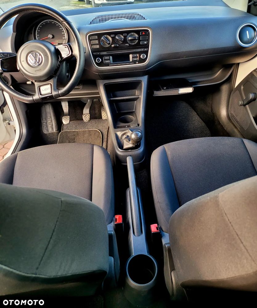Volkswagen up! 1.0 beats - 11