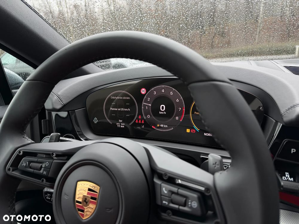 Porsche Cayenne - 27