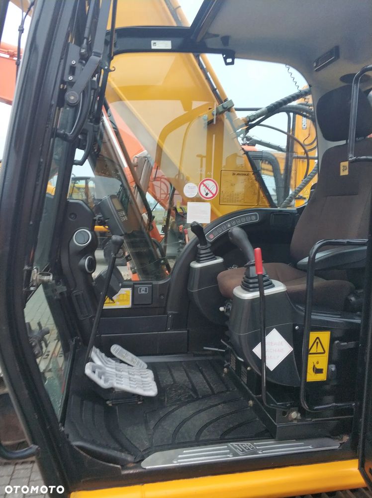 JCB 220LC - 4