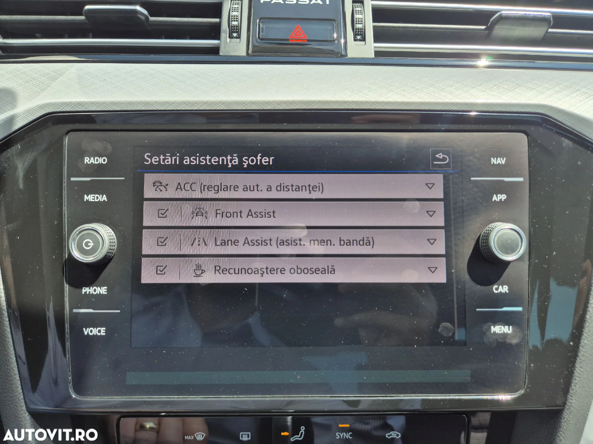 Volkswagen Passat Variant 2.0 TDI DSG Comfortline - 24
