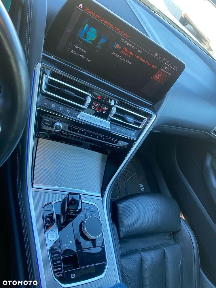 BMW Seria 8 840i xDrive - 12