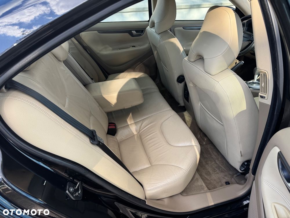 Volvo S60 2.4D Momentum - 17