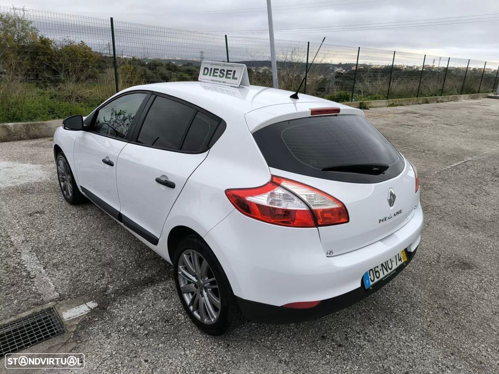 Renault mégane 1.5 dci iii hatchback - 4