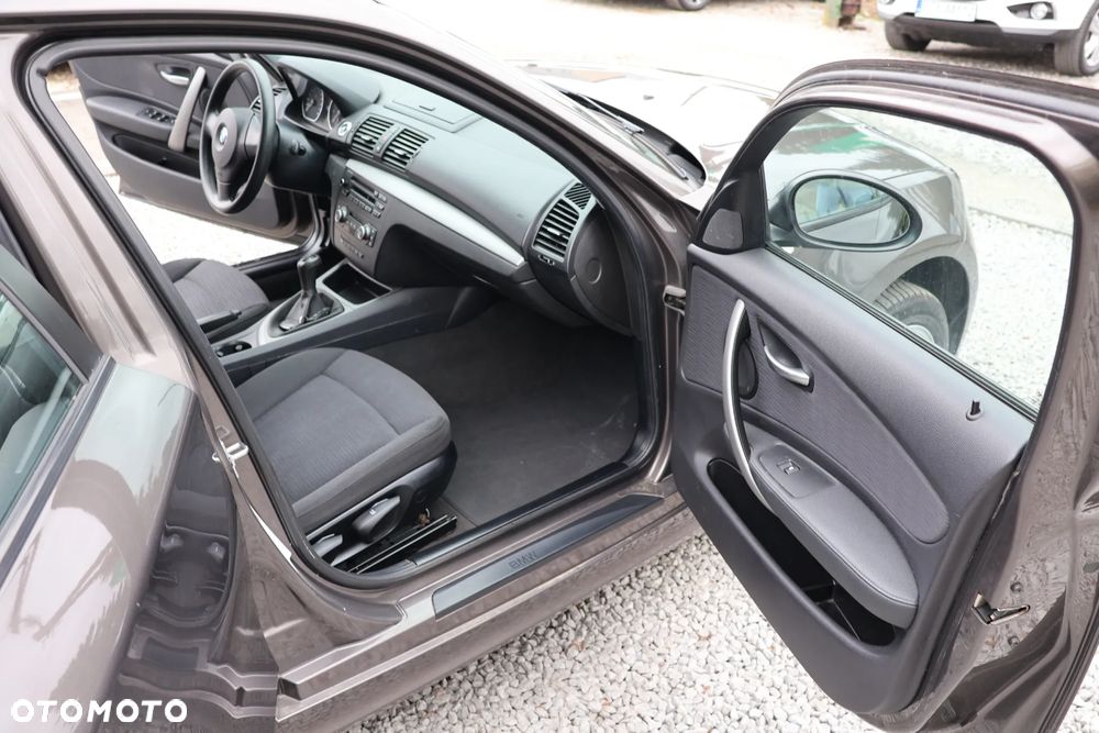 BMW Seria 1 116i - 11