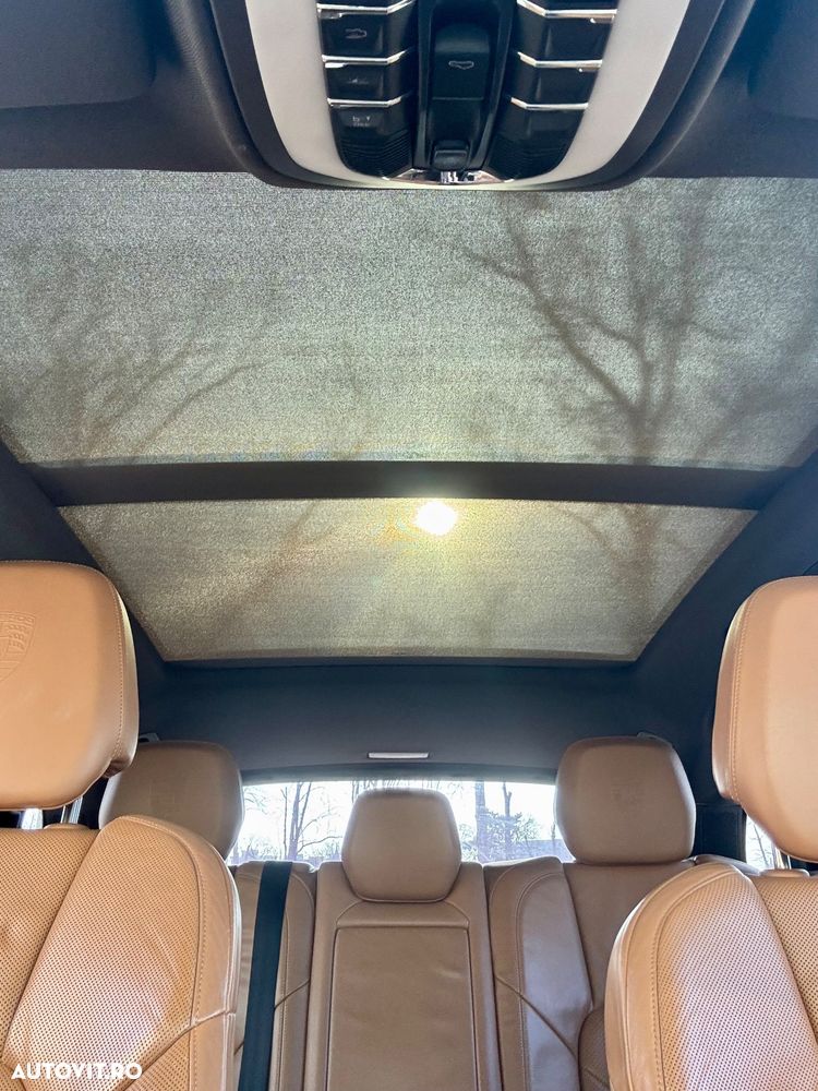 Porsche Cayenne 3.0 L V6 - 9