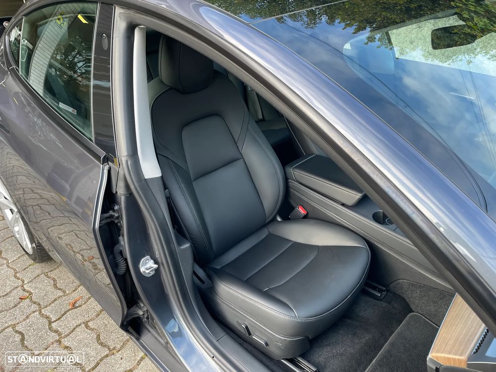 Tesla Model 3 Standard Range Plus RWD - 24