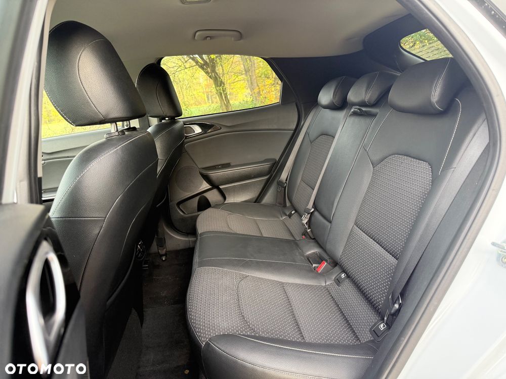 Kia XCeed 1.6 CRDi (48V Mild-Hybrid) DCT7 PLATINUM - 11