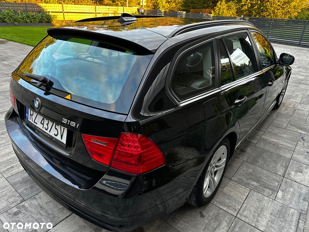 BMW Seria 3 318i - 8