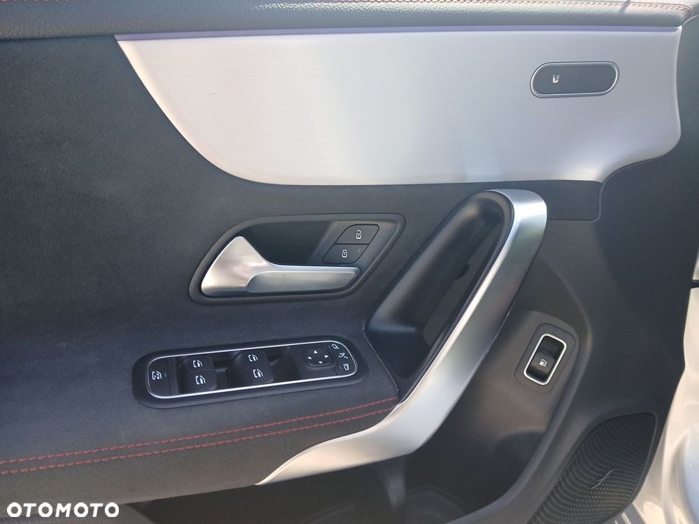 Mercedes-Benz CLA 250 e PHEV AMG Line 8G-DCT - 21