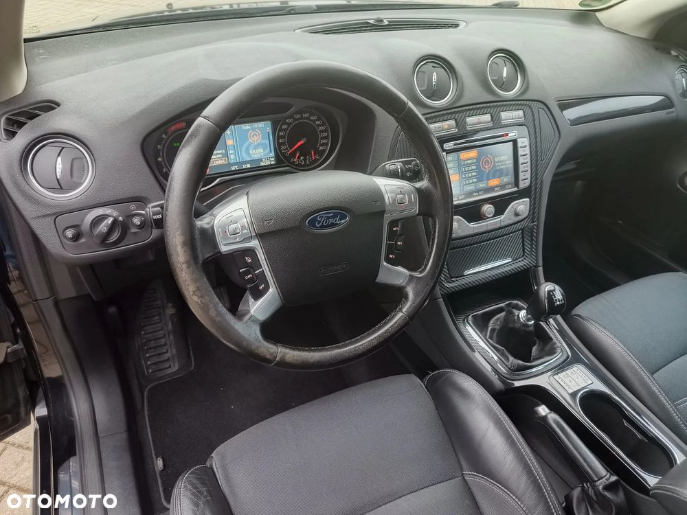 Ford Mondeo 2.5 Titanium - 1