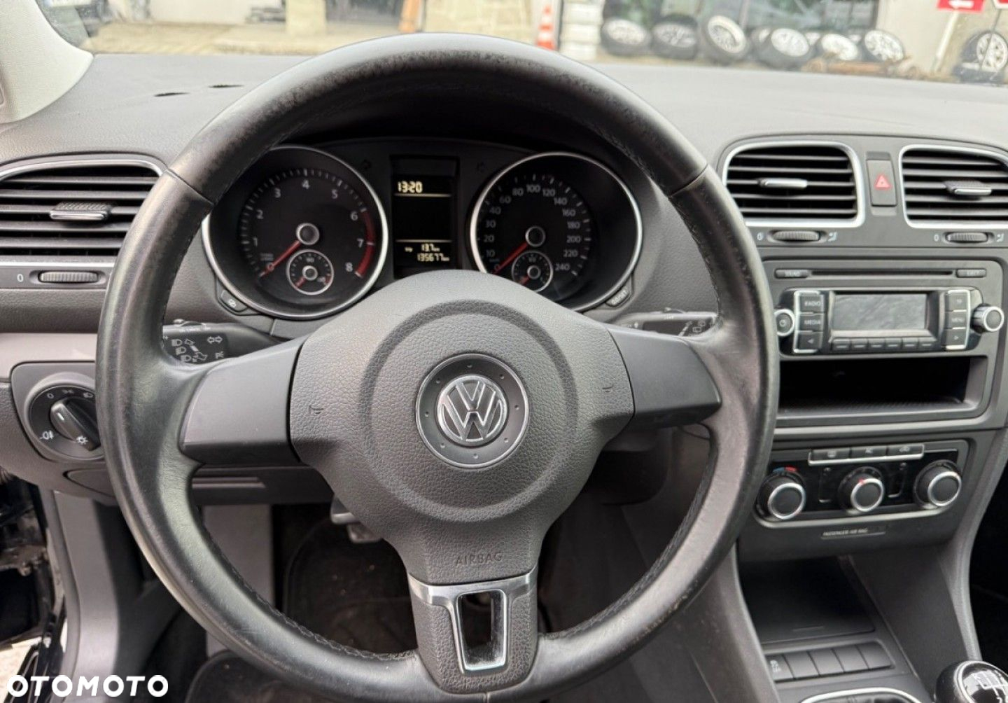 Volkswagen Golf - 16