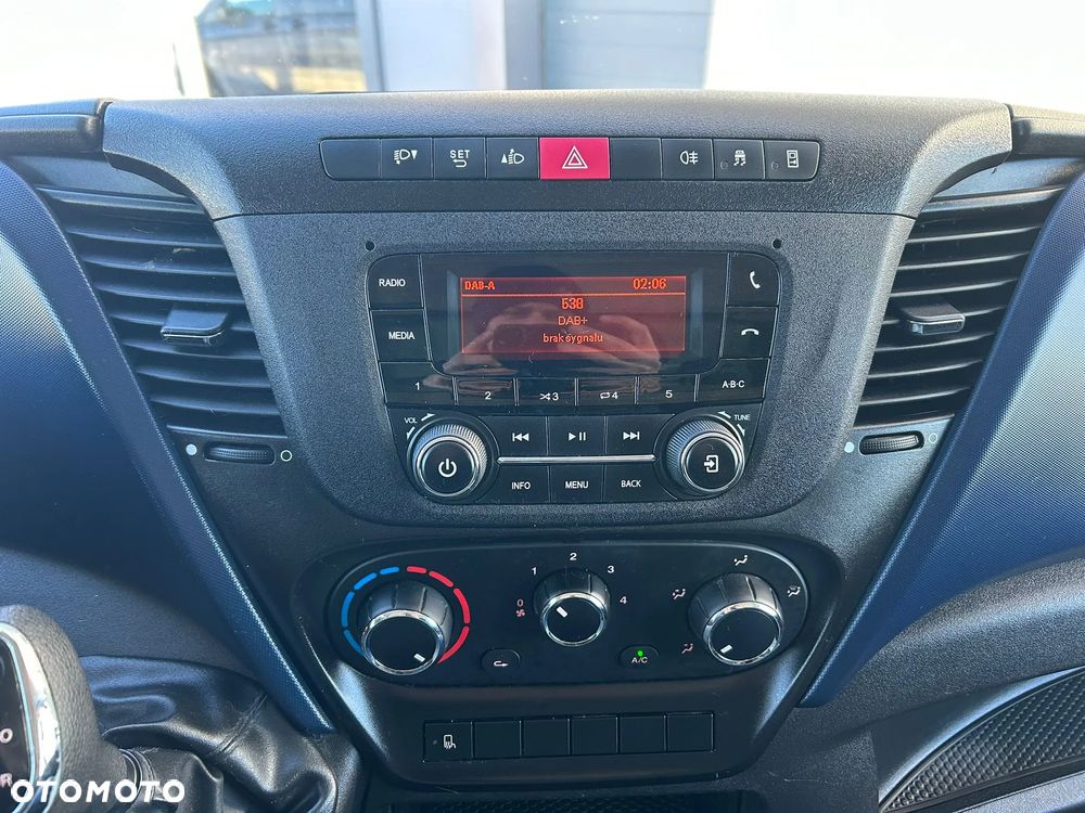 Iveco Daily 35C18 3.0 HPI Hi-Matic Kontener 8 palet + winda 750kg + drzwi boczne **Wysoki kontener**KLIMA**Serwis**Sprowadzony** - 15