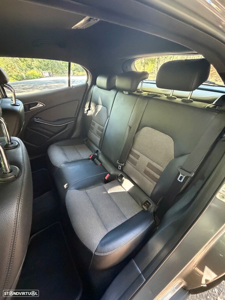 Mercedes-Benz GLA 180 (CDI) d 7G-DCT Urban - 30