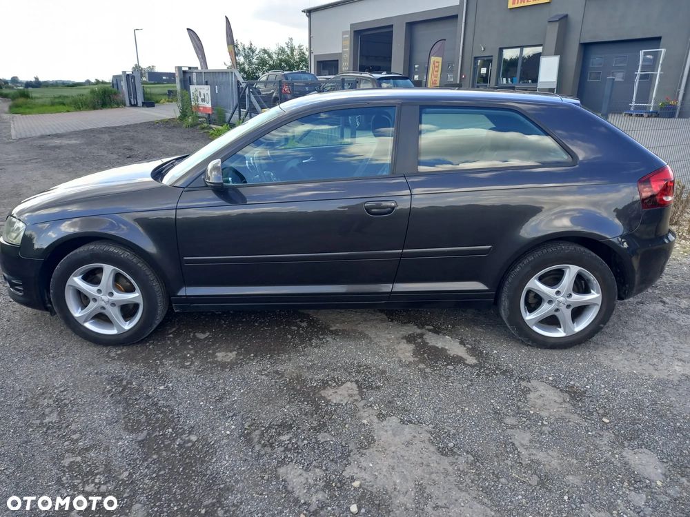 Audi A3 3-drzwiowe 1.6 Ambiente - 2
