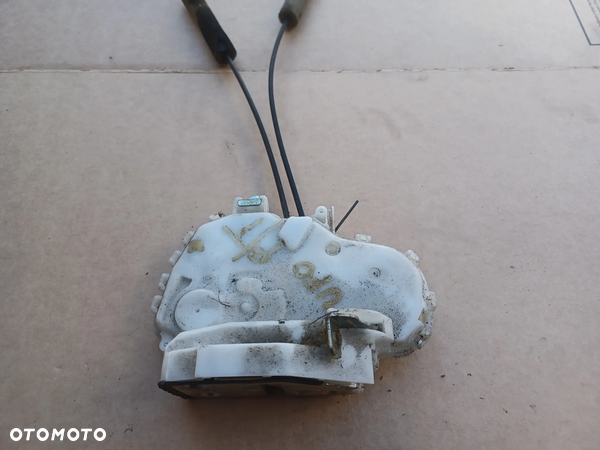 ZAMEK DRZWI PRAWY TYŁ HONDA CIVIC VIII