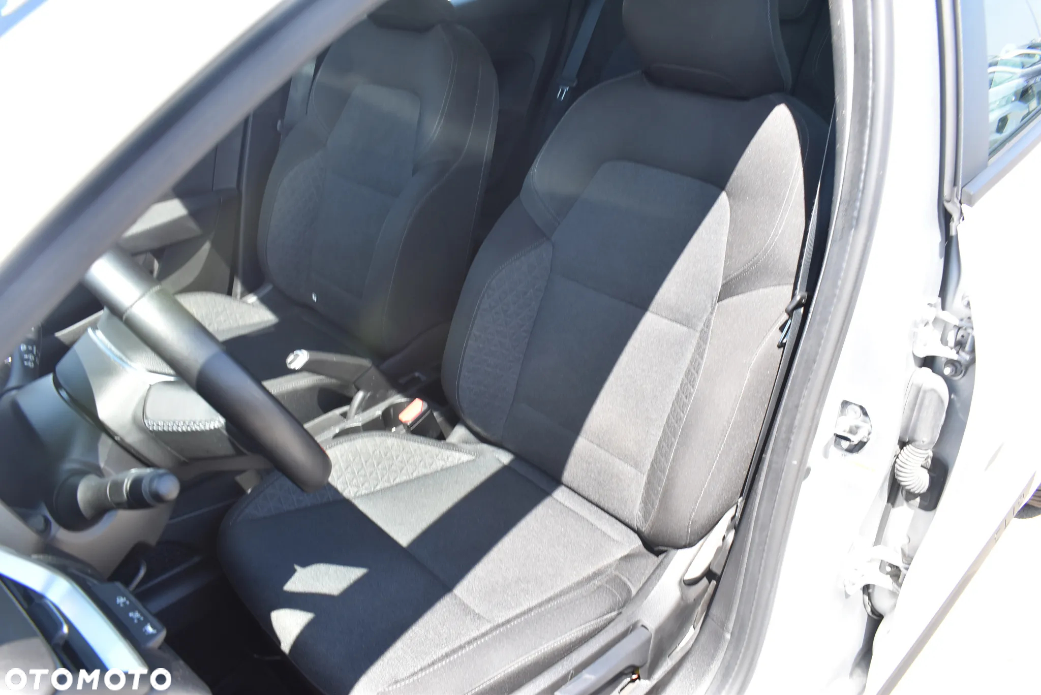 Renault Clio 1.0 TCe Equilibre - 11