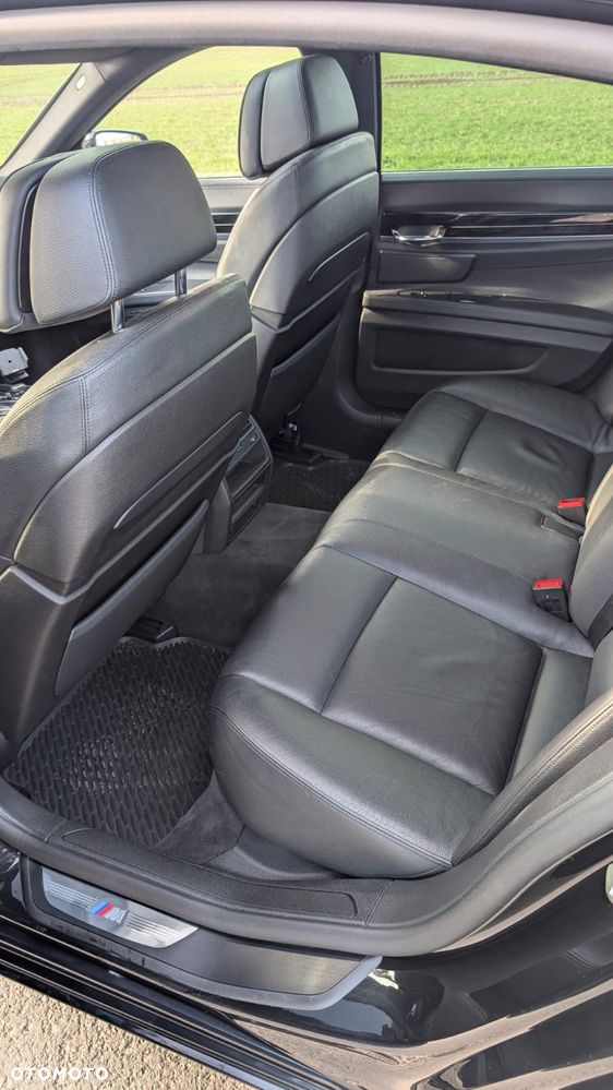 BMW Seria 7 750i xDrive - 13