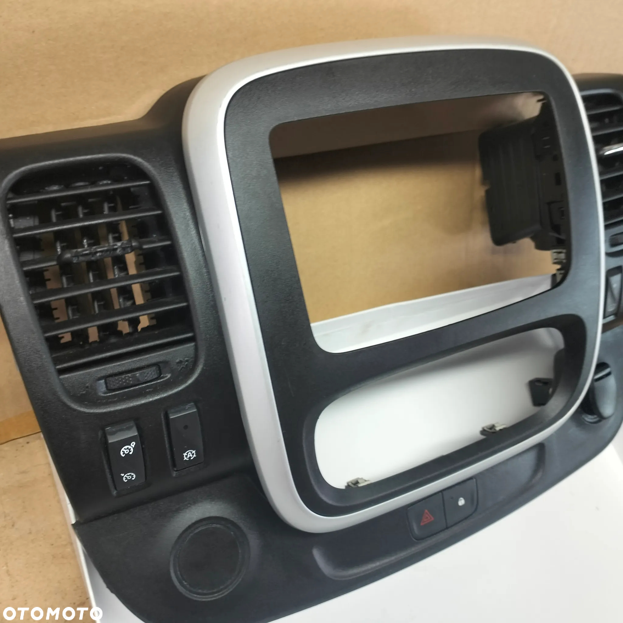 RENAULT TRAFIC 3 VIVARO RAMKA RADIA KRATKI NAWIEWU KOMPLET - 4