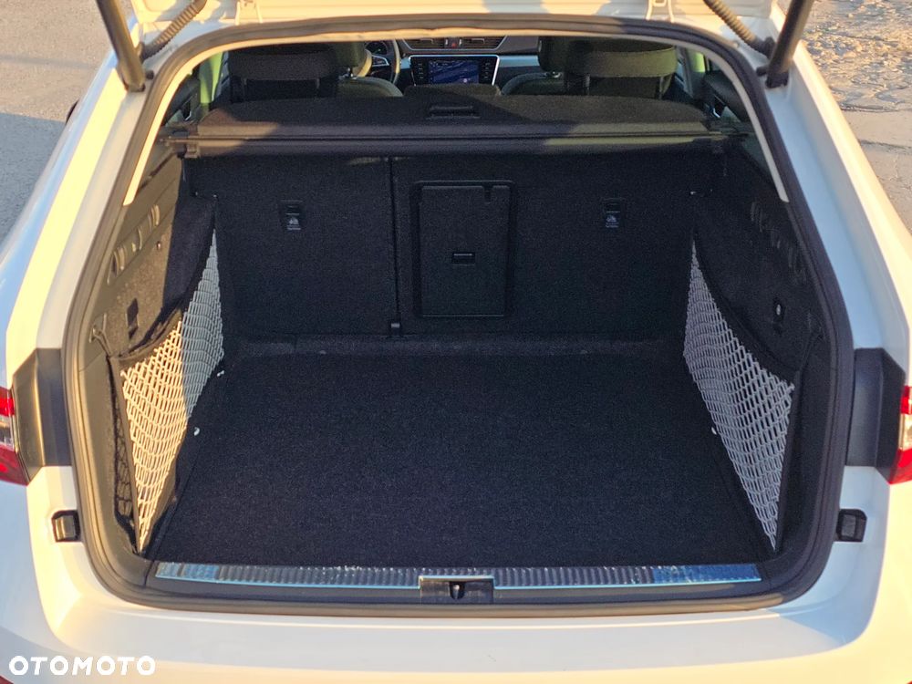 Skoda Superb 2.0 TDI Ambition DSG - 23