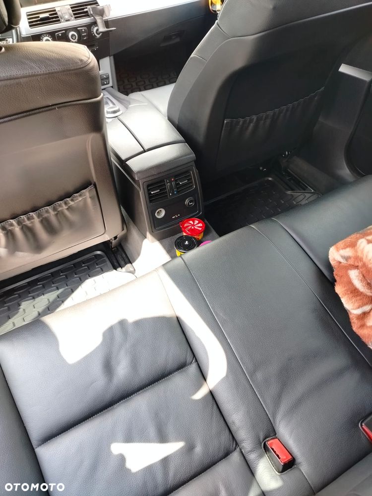 BMW Seria 5 525d - 21