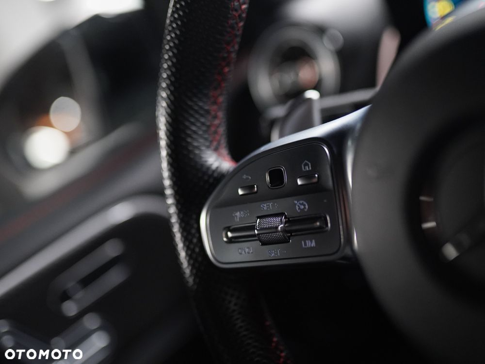 Mercedes-Benz GLB - 35