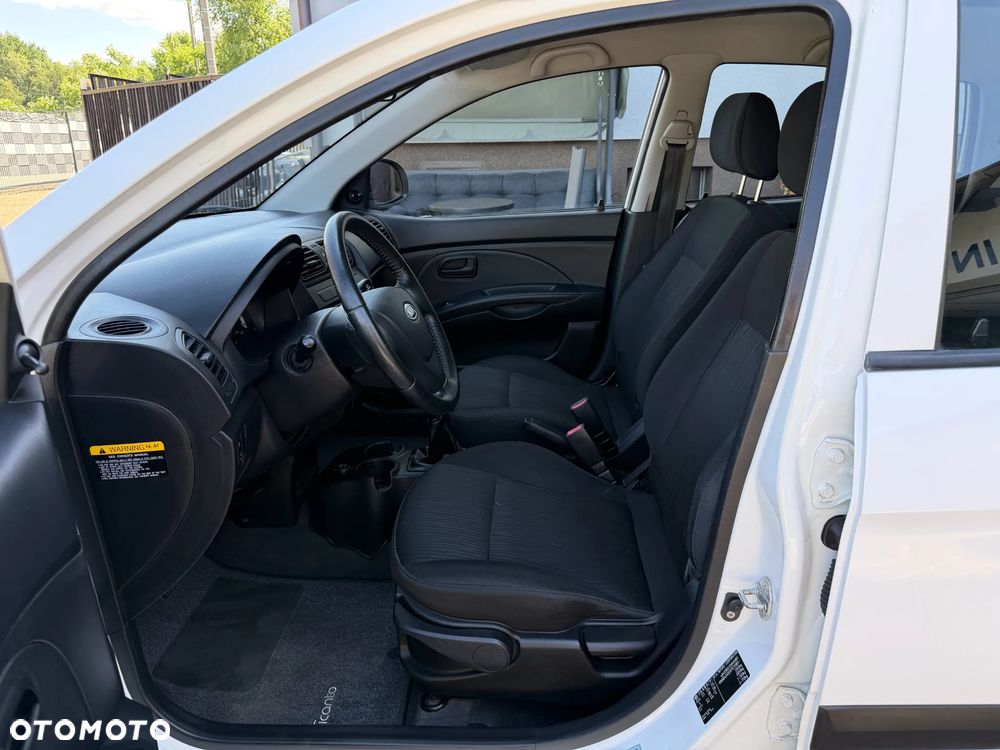 Kia Picanto 1.1 Vision - 28