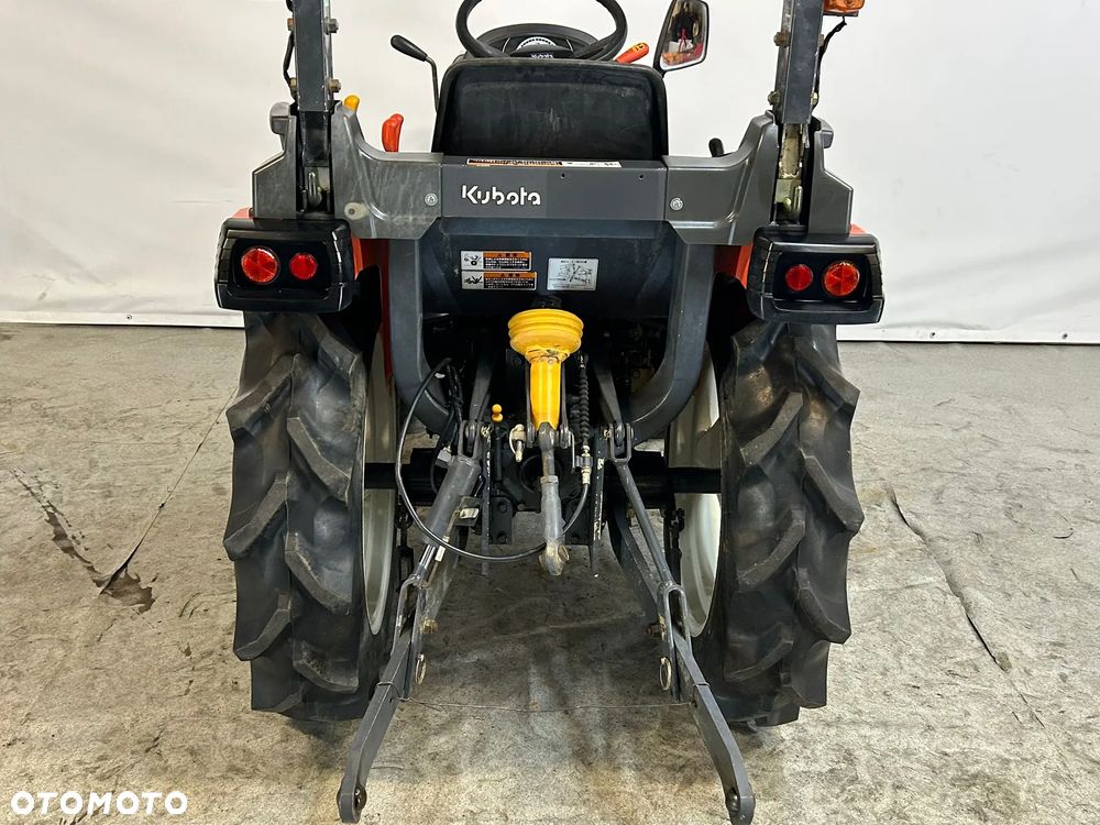 Kubota KB18 - 6
