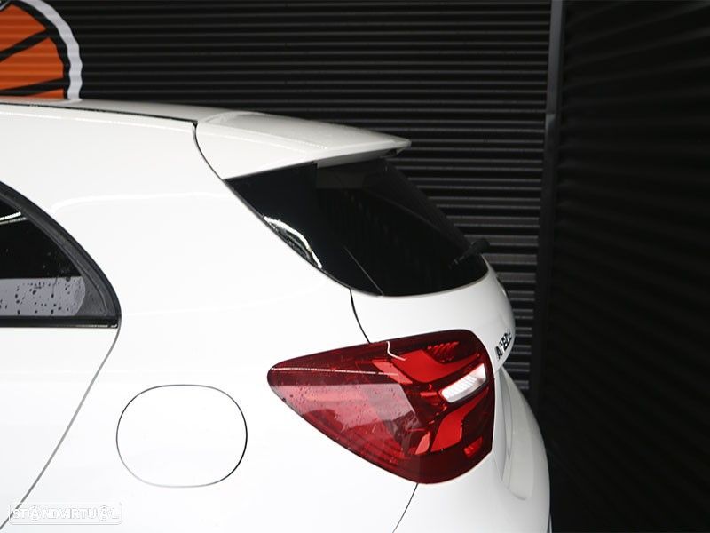 Mercedes-Benz A 180 d AMG Line - 10