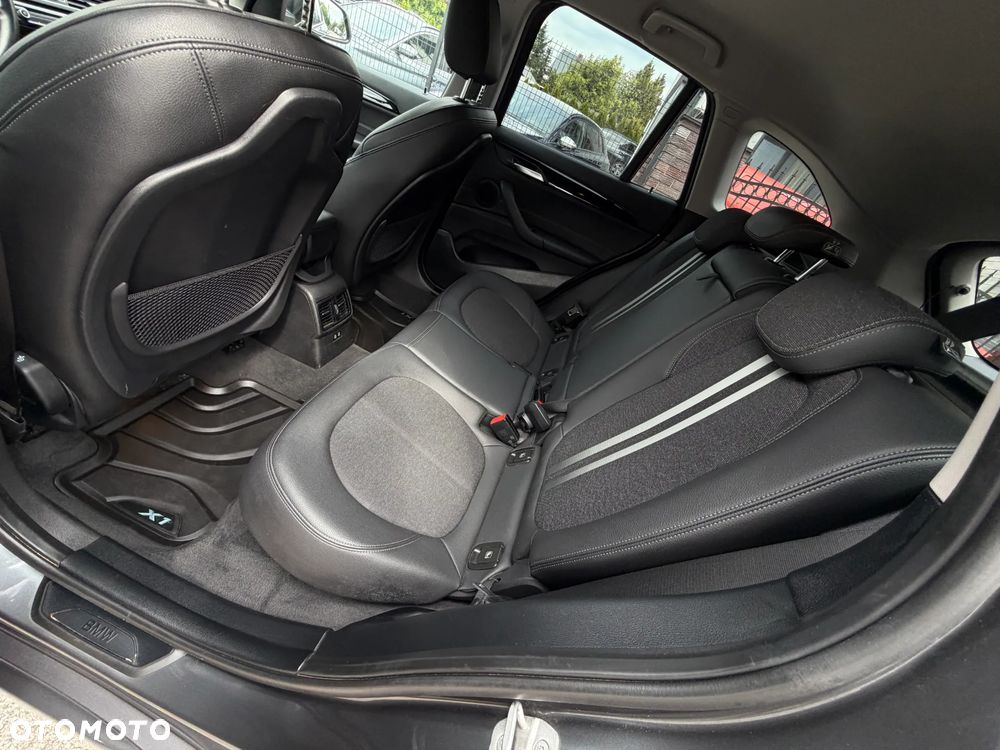 BMW X1 sDrive18i Sport Line - 31