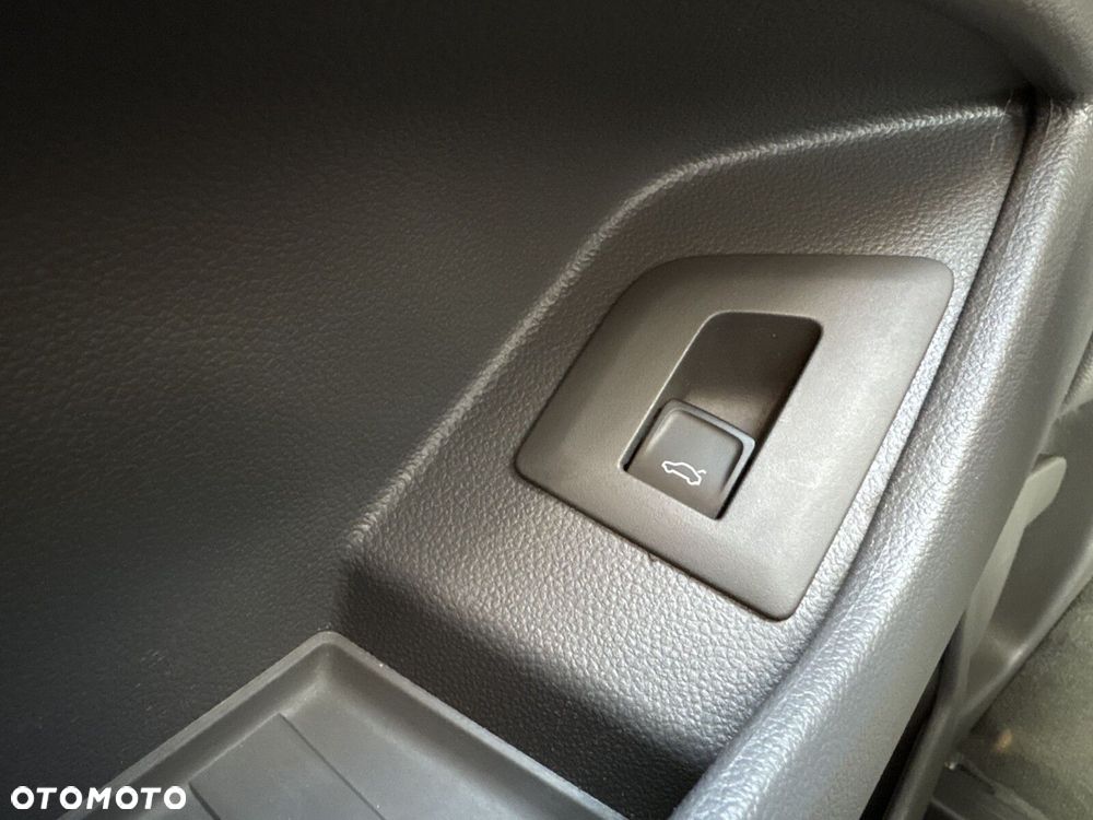Volkswagen Multivan 2.0 TSI L1 Style DSG - 24