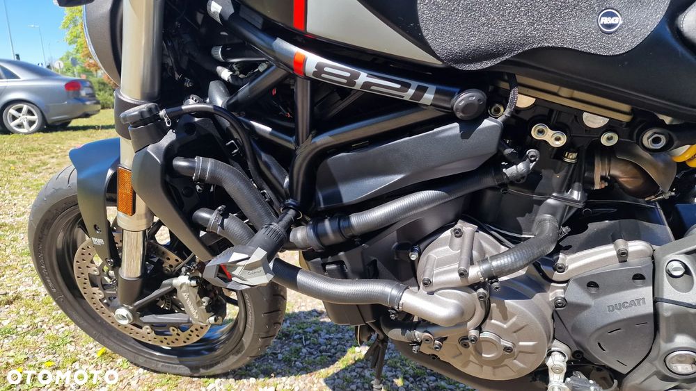 Ducati Monster - 11