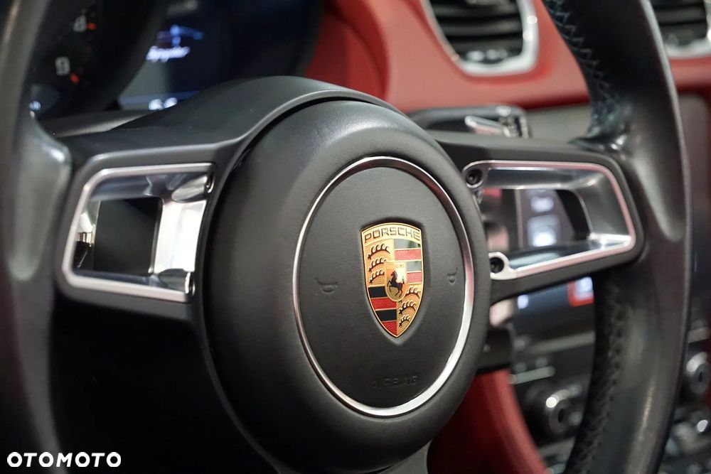 Porsche 718 Spyder - 19