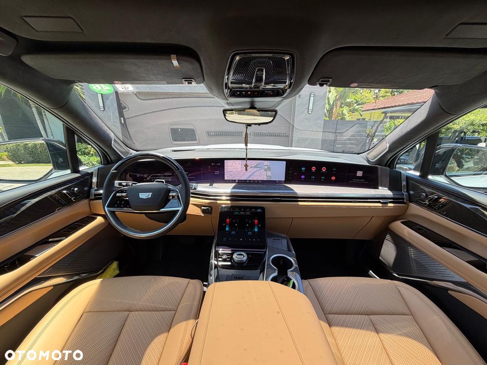 Cadillac Escalade - 5
