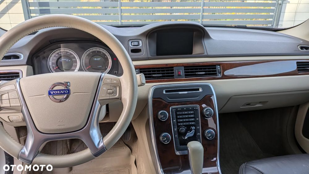 Volvo XC 70 - 9