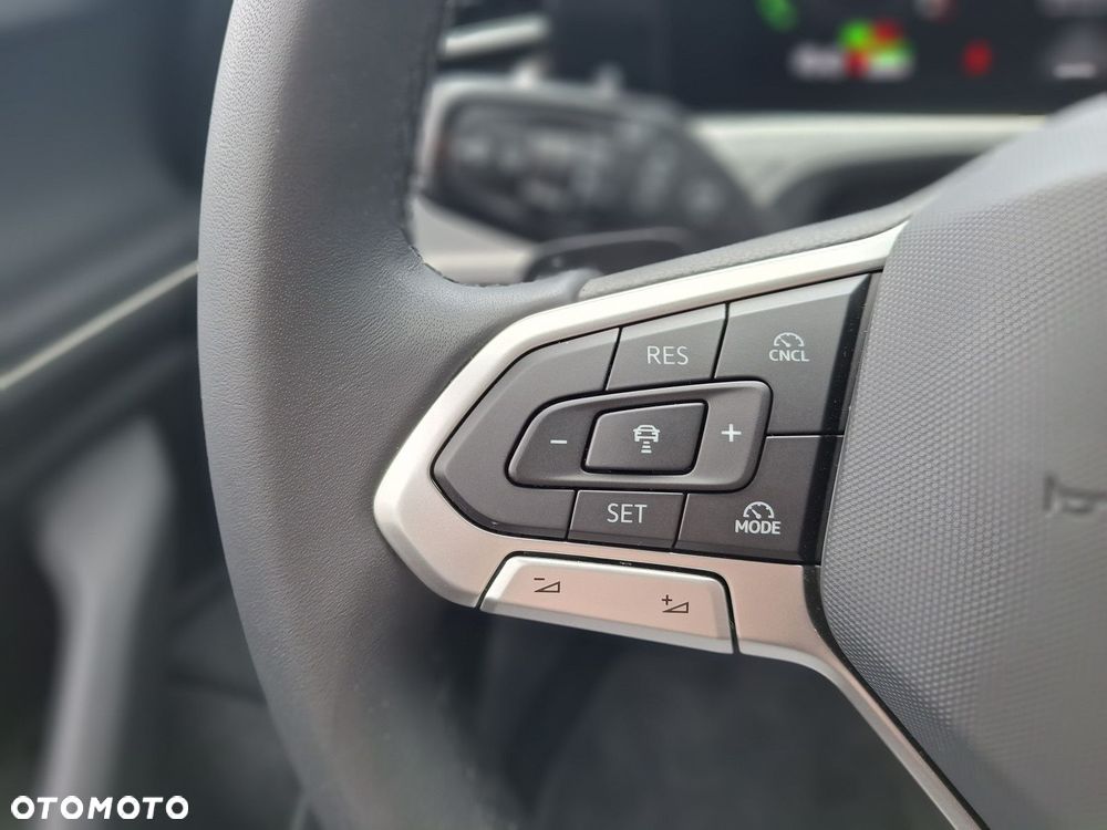 Volkswagen Passat - 29