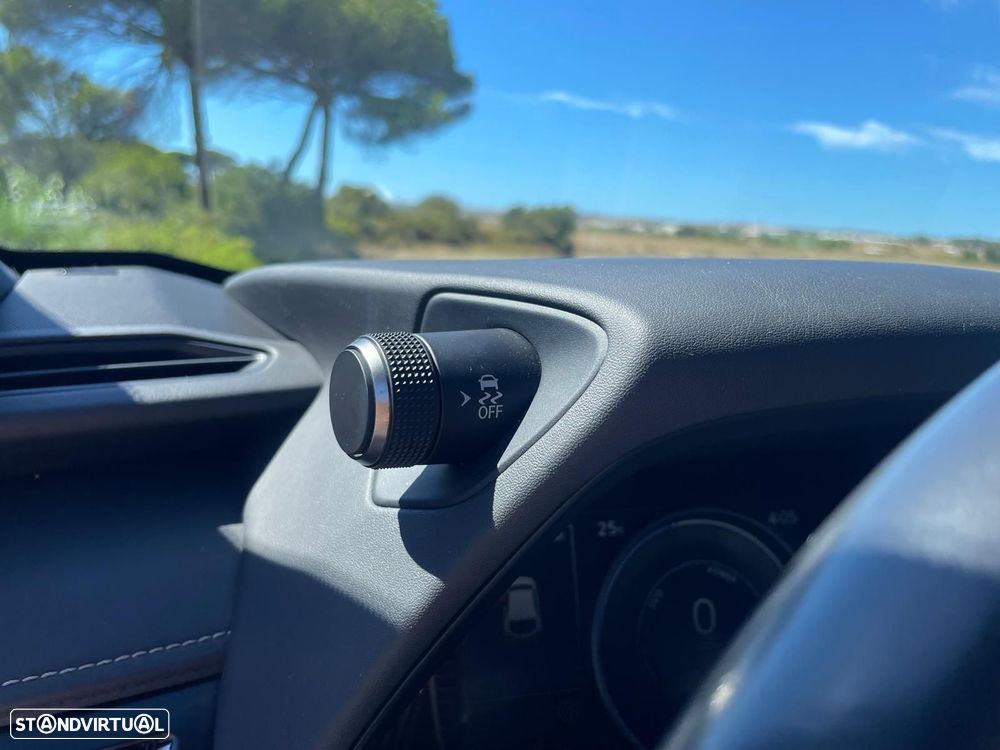 Lexus UX 250h Luxury - 23