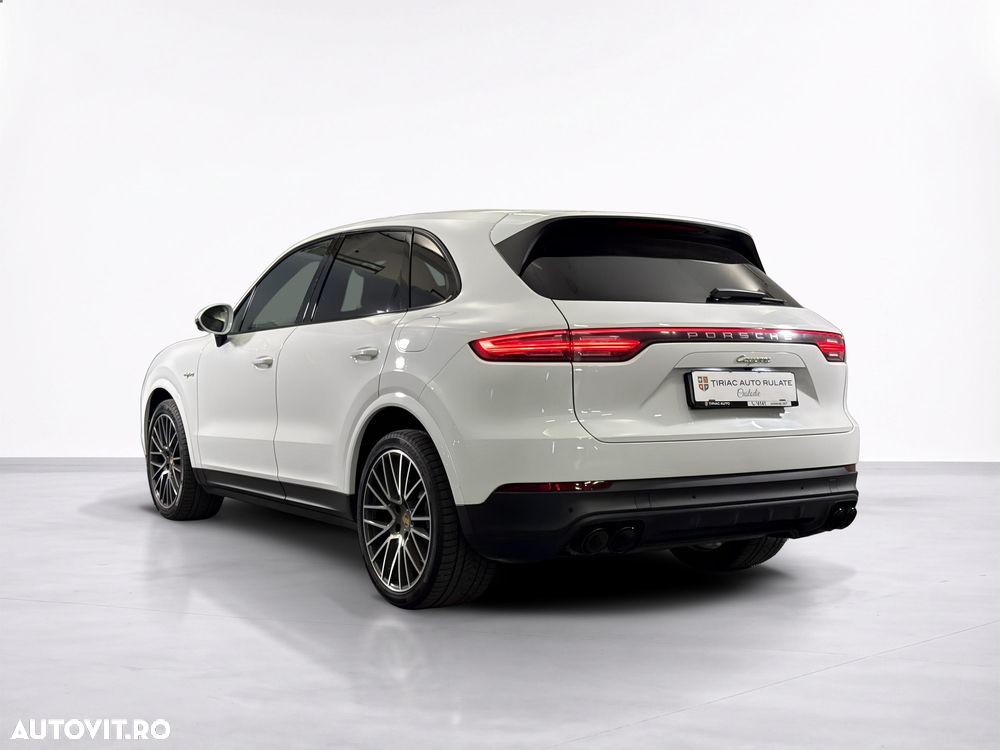 Porsche Cayenne - 4